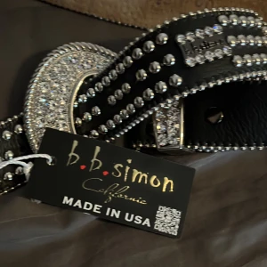 BB Belt - Äkta BB simons bälte som aldrig använts utanför huset då det ej riktigt var min stil längre när det kom efterson leveransen tar cirka 6 månader från BB simons hemsida