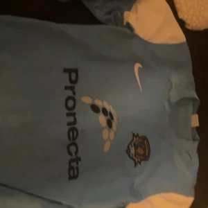 Nike - Ny köpt Nike lång armad fotbolls tröja 