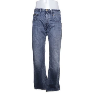G- Star Raw jeans - Skitsnygga G-Star Raw jeans köpta på sellpy. Tyvärr är dom för stora för mig så därför säljer jag. Pris kan diskuteras💕