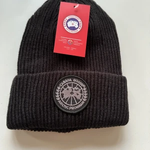 Canada Goose mössa ny - Helt ny Canada Goose mössa 