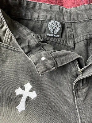 Crome heats Levis replikor  - Helt nya. Hög midja. Straight ben. Liknar High rib cage i modellen.