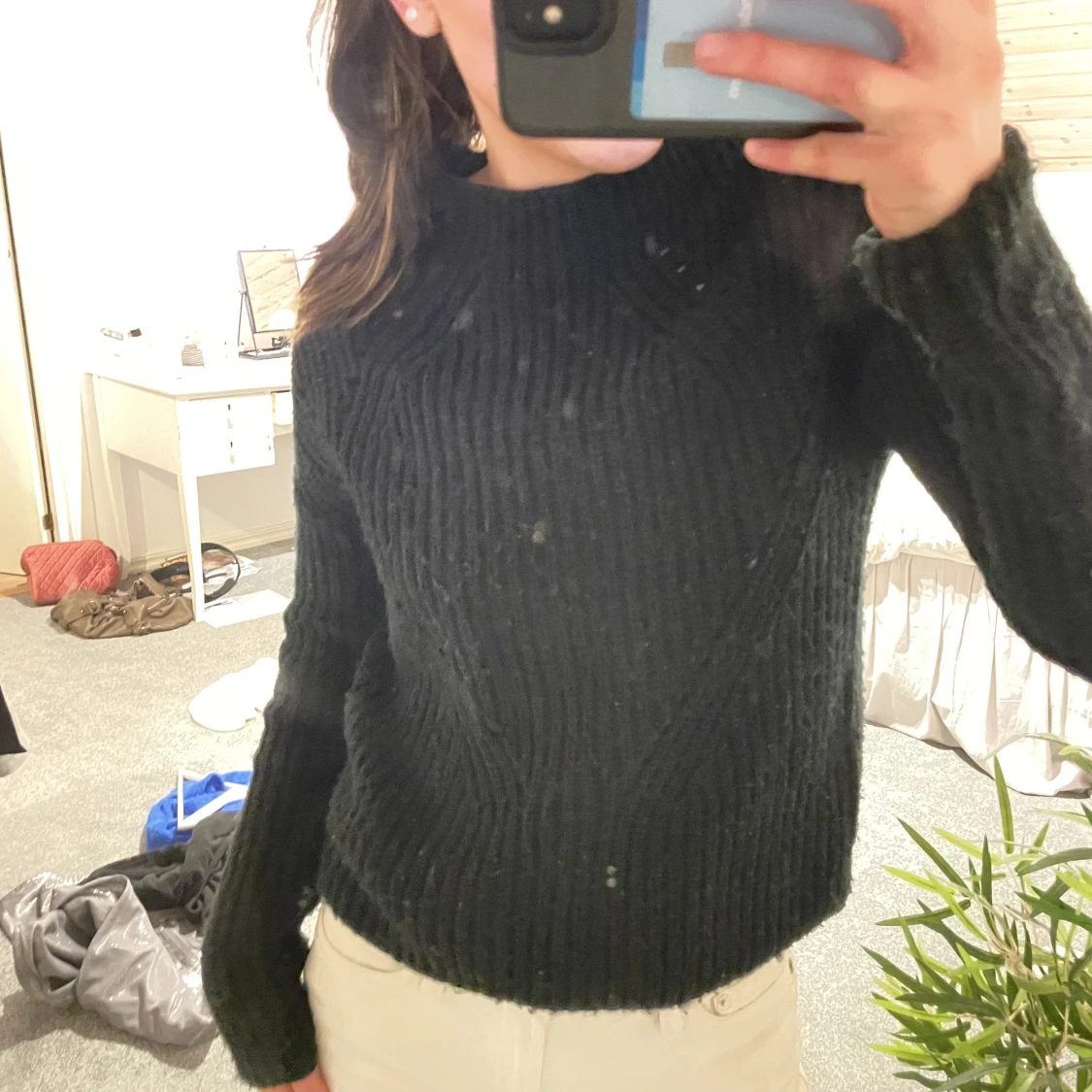 Svart stickad tröja