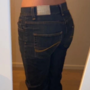 Blå low waist jeans - Supersnygga blå low waist jeans. W40 L36. Skriv om intresserad💖