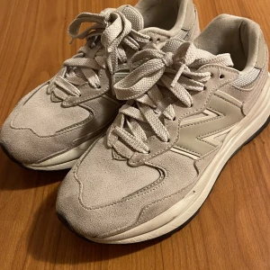 New Balance 57/40 - New Balance 57/40! Fina New Balance i gott skick✨Mocka!