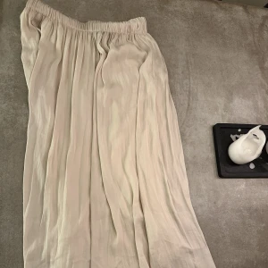 Lång kjol - Lång kjol 🤍