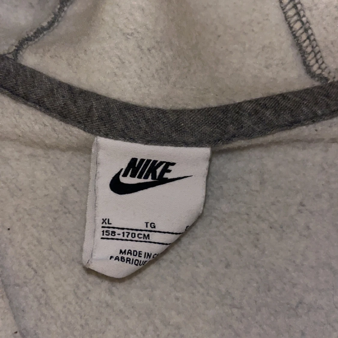 nike hoodie  - 90