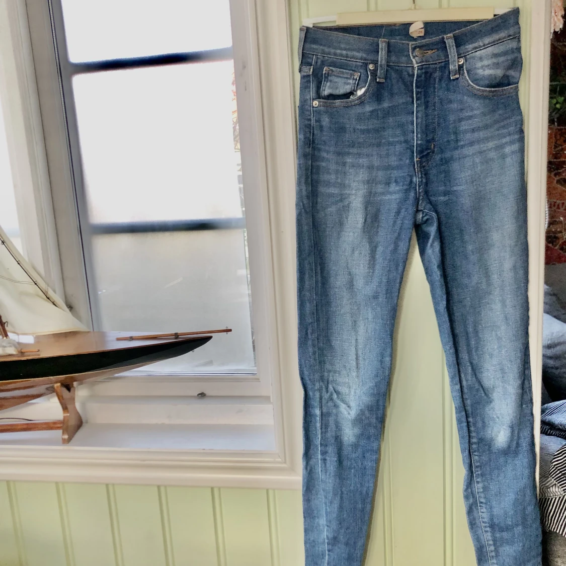 Mile high Levi’s jeans w 26L 32