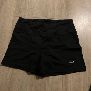 Träningshorts Röhnisch  - Träningsshorts Röhnisch, noppriga där bak, se bild 2