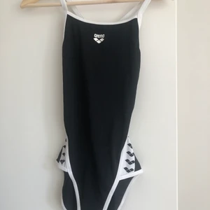 Speedo Baddräkt - Speedo baddräkt svart använd 1 gång