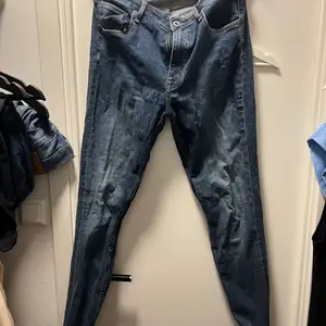 Jeans från Crocker i modell 212. Fint skick. Storlek 31x32