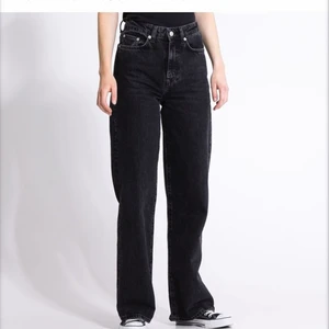 Lager 157 jeans  - Lager byxor i storlek S som är alldeles för stora, använda typ 5 gånger, dom är väldigt sköna  men sitter verkligen inte bra då dom är så stora på mig. Kom privat för egna bilder. Pris +frakt 