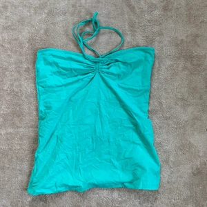 Halterneck topp - Halternecktopp!, köp direkt för 160 kr