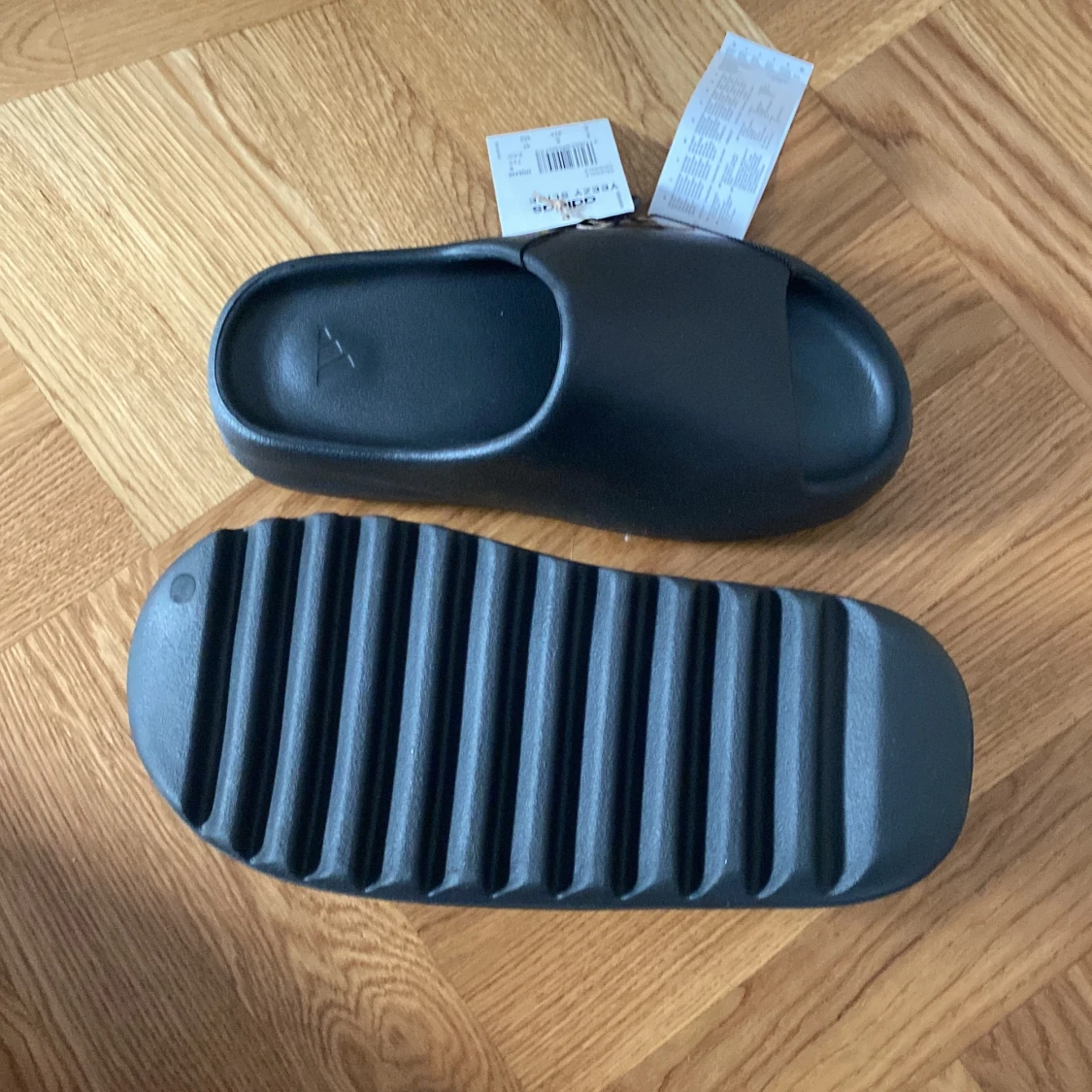 Yeezy Slide Onyx - 90