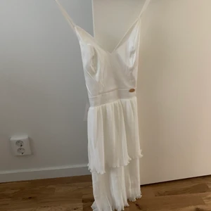 Klänning - Suuuperfin klänning som jag endast använt en gång💕 i priset ingår frakt🤩