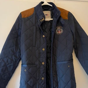 NY LEXINGTONG JACKA  - Helt ny lexington jacka 