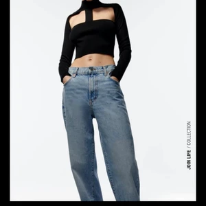 Zara tröja - Jätte fin tröja från zara. Bara testad och prislappen sitter kvar. Nypris 229kr och är helt ny. Säljer för jag inte tyckte om passformen. Kom privat för bilder (frakt ingår inte i priset) totalpris 166kr