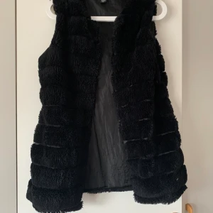 Väst - Säljer en väst från new yorker storlek 36