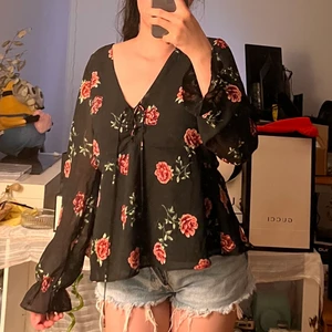 H&m - 💜Storleken är eur36 💜Hör gärna av dig om du vill se fler bilder. 