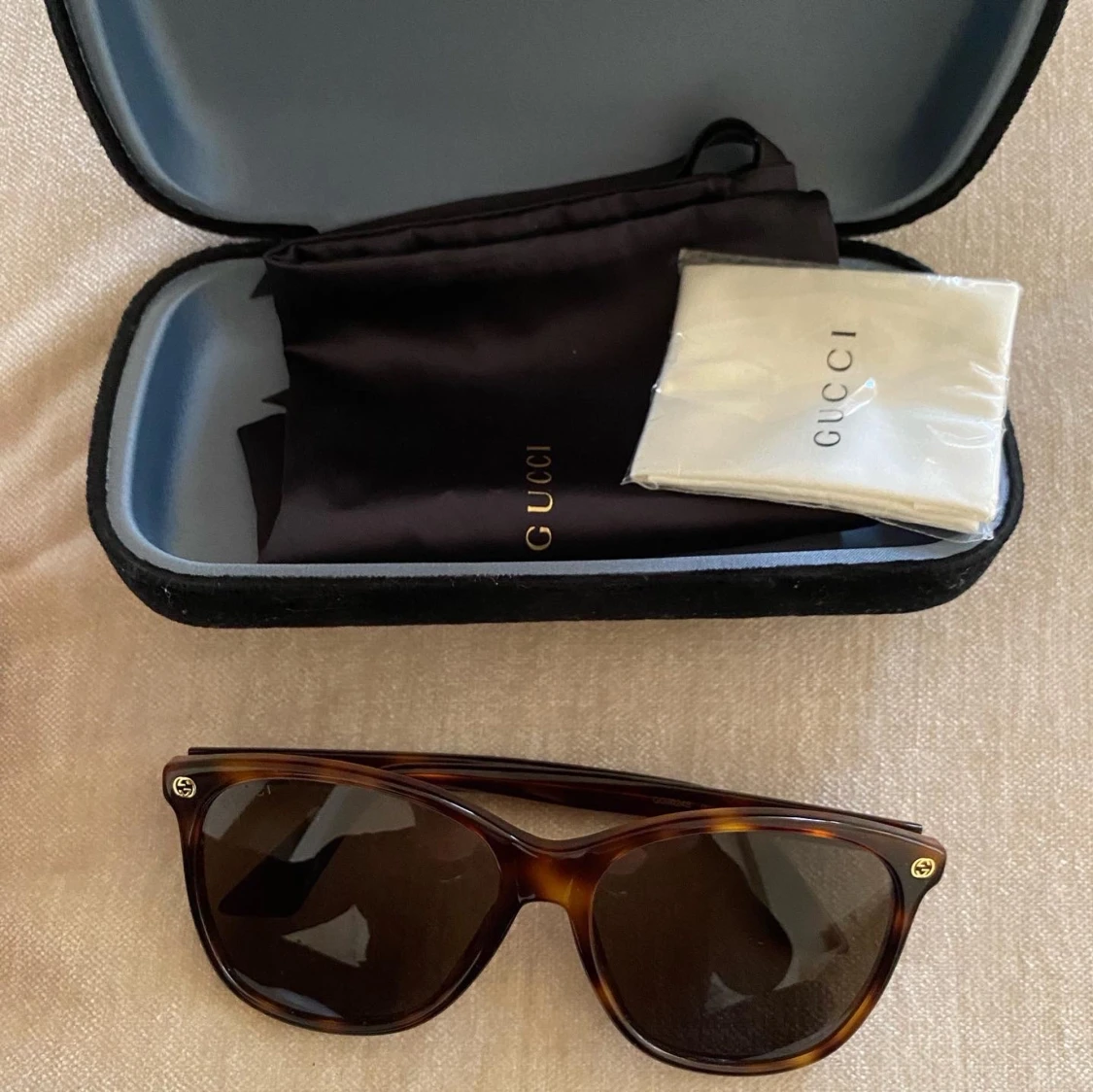 GUCCI solglasögon  - 90