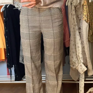 Kostymbyxor  - Kostymbyxor storlek 36. Skriv för fler bilder🥰