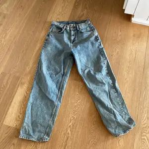 Knappt använda vintage jeans