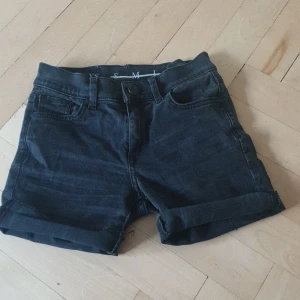 Ett par vanliga shorts - Ett psr sommriga shorts som man kan ha till en strand
