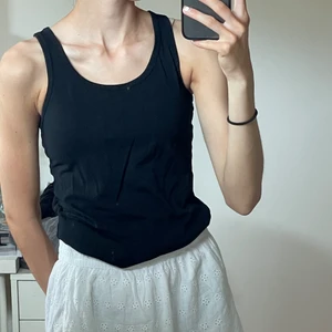 Svart linne - Svart linne med brottarrygg i fint skick. Passar XS, S och M🤍