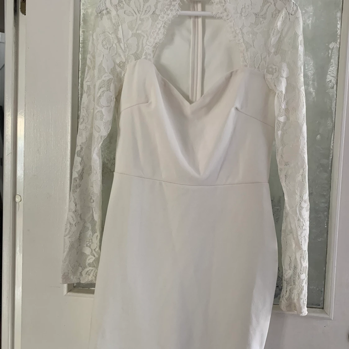 Vit spetsklänning - 90