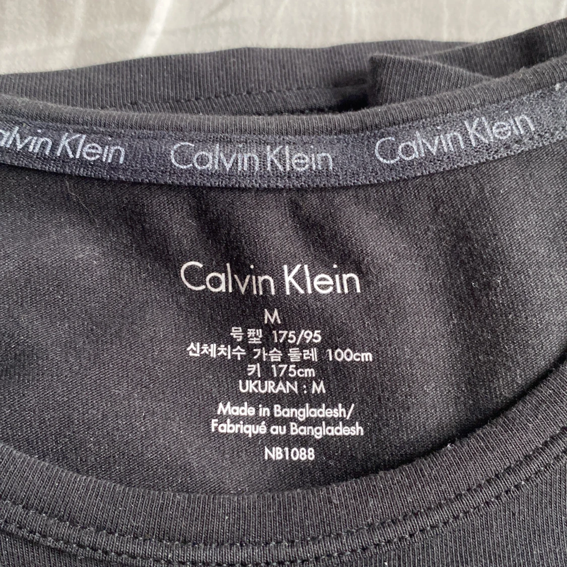 Calvin Klein T-shirts - 90