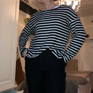 Randig tröja - Tröja från H&M i jätteskönt material❤️‍🔥