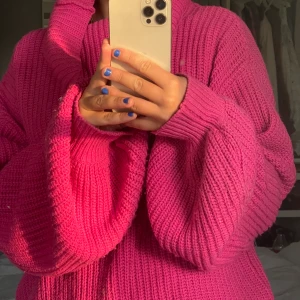 Oversized stickad tröja - Snygg tröja, från NAKD🙏🏻bra skick, stl S men oversized