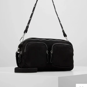 Väska - Jättefin väska som rymmer otroligt mycket! Knappt använd! Köpt för 399kr!!