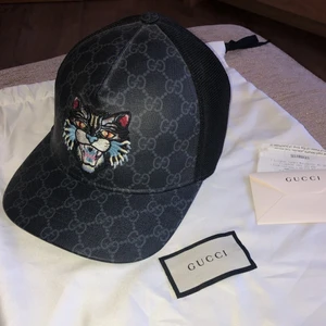 Svart gucci keps - Svart gucci keps 8,5/10 skick nypris 3,500kr mitt pris 1,500kr