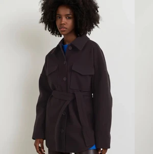 Jätte snygg vår jacka😍 - Säljer min populära jacka från Gina, eftersom att jag inte behöver den längre. Finns få kvar av den på hemsidan. Inte alls använd ofta.💗 priset kan diskuteras nypris:599