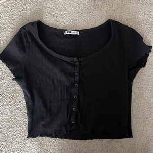 Tröja - Svart tröja storlek M. Frakt 26kr