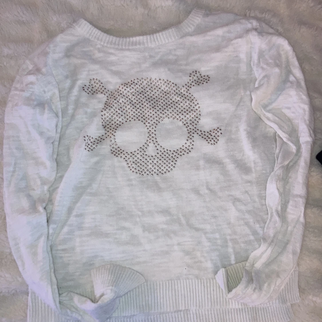 vit döskalle tröja