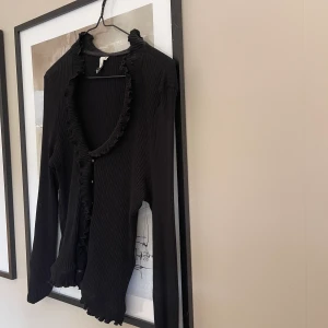 Nelly kofta  - Jättefin Storlek XL (mer som L) från nly by nelly 