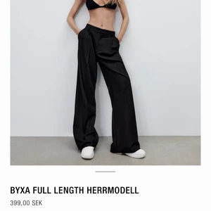 Zara kostymbyxor  - Säljer dess skitsnygga kostymbyxor från zara, helt oanvända då de tyvärr va lite stora på mig!🌷 köparen står för frakt!💙 orginalpris 399, jag säljer för 250!