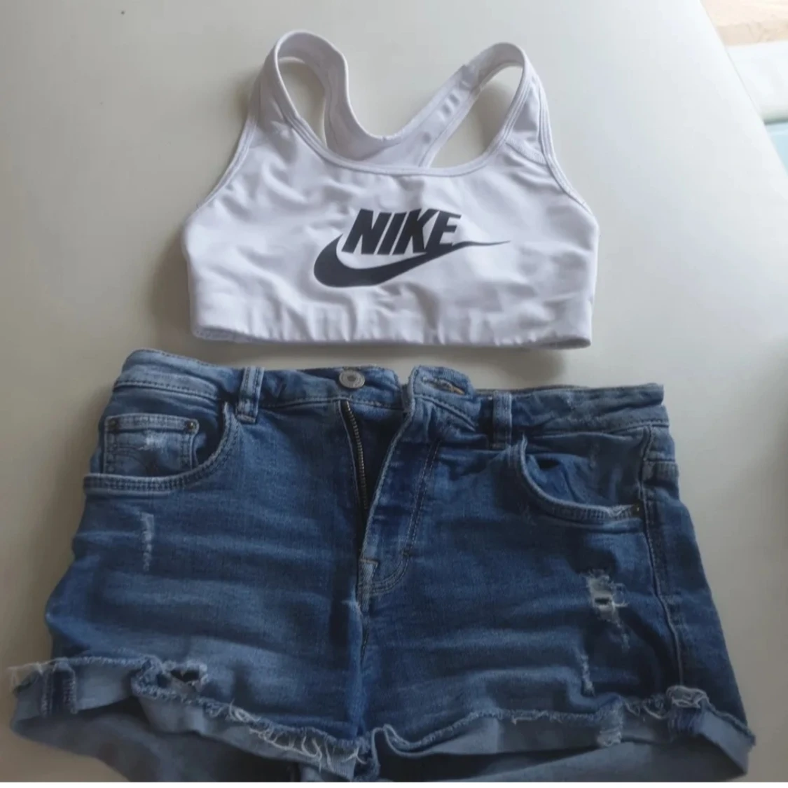 Zara , Nike - 90