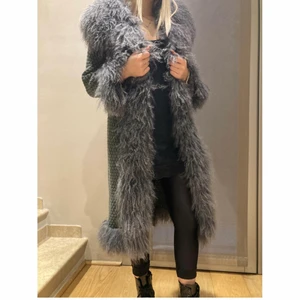 dröm jackan!  - Snyggaste päls kappan i mongolisk päls! Ser exakt ut som Charlotte simone jackorna 😍😍 