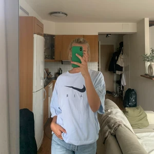 Oversized nike vintage  - Inköpt på second hand i USA. Vintage och superfin till sommaren!🌸 Köparen står för frakt💗