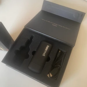 Tanrevel ONE - Hej hej💋💋 jag säljer nu mitt tanrevel ONE kitt eftersom jag känner att jag inte har användning av det, jag har använt maskinen ungefär 5-6 gånger till festliga tillfällen inget mer❤️ nypris: 799kr, säljer för 400kr❤️funkar som helt ny och om du köper maskinen får du även med laddaren och en refill som är helt ny på köpet! Så är du intresserad av tanrevel är detta perfekt eftersom jag säljer för billigare än vad det kostar på hemsidan! Hör av er vid intresse! Stor kram