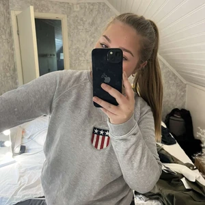 Gant tröja - Säljer nu denna fina gant tröja pgr utav att de inte är min stil! Tröjan är använt max 6 gånger och ser ut som ny, den är väldigt bekväm och sitter super fint🤩💗 tröjan är i st M men sitter fint som en s också!