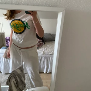 T shirt  - Väldigt fin t skirt köpt 2020, inte använt så mycket så det är fint skick❤️❤️