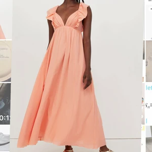 Sommarklänning  - Säljer denna superfina långklänning då den aldrig kommit till användning🧡 Köpt förra sommaren för 399kr. Kan mötas upp i Stockholm men fraktar helst.