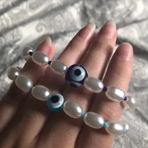 Evil eye armband 🧿 finns i ljusblått och mörkblå 2 av varje 🌸 40kr st 💕 betalning via swish ☁️