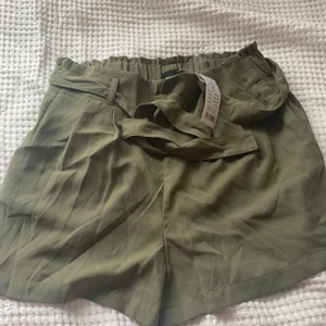 Gröna shorts - Nya