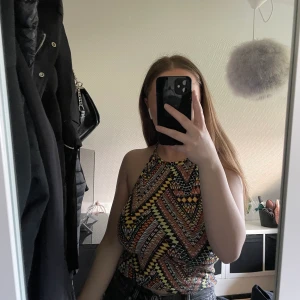 Topp från newyorkee - En topp från newyorker, öppen i ryggen💕