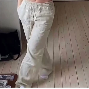 Linnebyxor  - Linnebyxor från InWear köpta förra sommaren men är nu lite små för mig:// Så himla fina och går också att ha lågmidjade om man vill det!! Köpta för 899 på zalando!❤️‍🔥första bilden lånad!! Kan alltså både vara låg och högmidjade! 