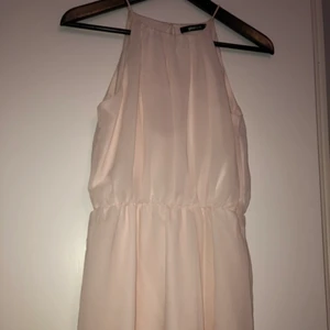 Rosa balklänning - Rosa balklänning i en superfin ljusrosa färg